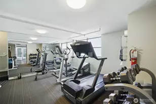 425 Vine St, Seattle, WA 98121 - Photo 14