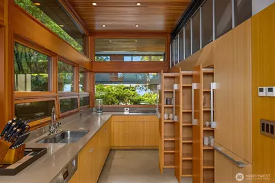 7268 Madrona Drive NE, Bainbridge Island, WA 98110 - Photo 18