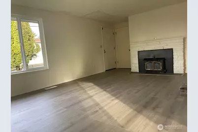 27 SW 102 Street, Seattle, WA 98146 - Photo 2