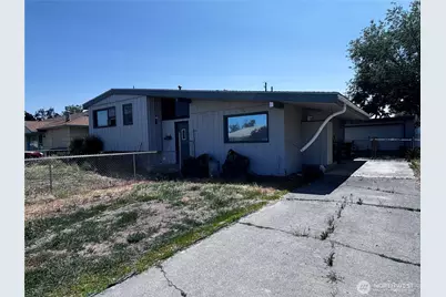 927 E Cherry Avenue, Moses Lake, WA 98837 - Photo 2