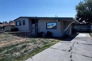 927 E Cherry Ave, Moses Lake, WA 98837 - Photo 2