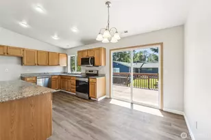 324 E 48th St, Tacoma, WA 98404 - Photo 8