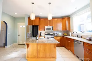 805 11th St, Bellingham, WA 98225 - Photo 14