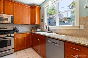 805 11th St, Bellingham, WA 98225 - Photo 12