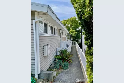 2513 13th Avenue W, Seattle, WA 98119 - Photo 4