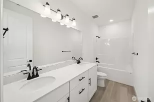 13920 181 St E, Puyallup, WA 98374 - Photo 32