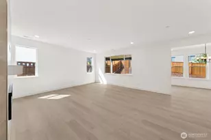 13920 181 St E, Puyallup, WA 98374 - Photo 6