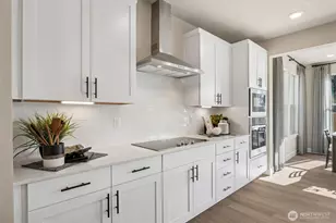 13920 181 St E, Puyallup, WA 98374 - Photo 10