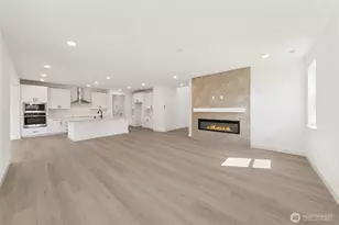 13920 181 St E, Puyallup, WA 98374 - Photo 8