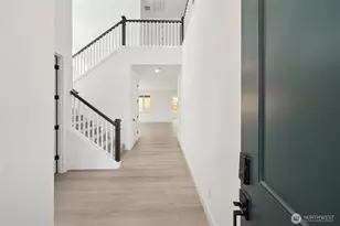 13920 181 St E, Puyallup, WA 98374 - Photo 2