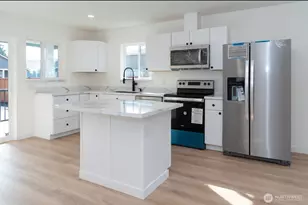 704 N 3rd St, Westport, WA 98595 - Photo 6