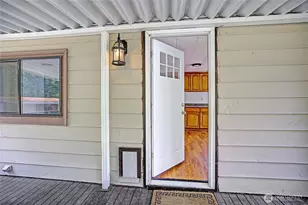 1506 Shuksan Dr, Camano Island, WA 98282 - Photo 4