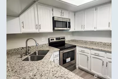 2611 NE 4th Street #234, Renton, WA 98056 - Photo 4