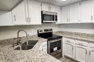 2611 NE 4th St, Renton, WA 98056 - Photo 4