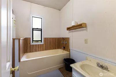 12833 Squaw Wood Lane SE, Rainier, WA 98576 - Photo 18