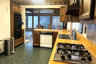 1954 NE Grandview Boulevard, Keyport, WA 98345 - Photo 4