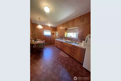 1204 Howard Street, Raymond, WA 98577 - Photo 4