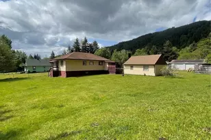 1204 Howard St, Raymond, WA 98577 - Photo 16