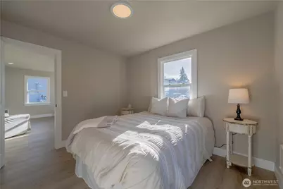 215 S 64th Street, Tacoma, WA 98408 - Photo 12