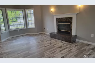 215 Sparks Drive, Kelso, WA 98626 - Photo 4