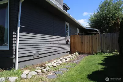 1415 Cherry St, Oroville, WA 98844 - Photo 2