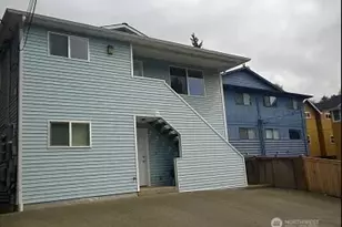 5215 38th Ave SW, Seattle, WA 98126 - Photo 2