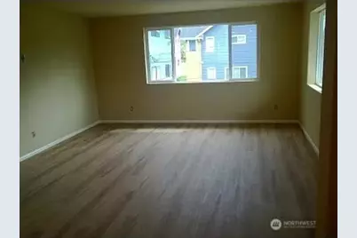 5215 38th Avenue SW #2, Seattle, WA 98126 - Photo 4