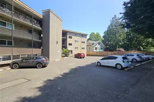 4051 Gilman Ave W, Seattle, WA 98199 - Photo 14