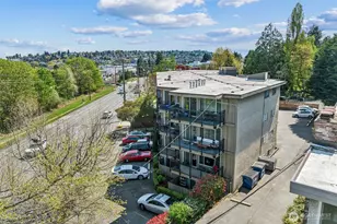 4051 Gilman Ave W, Seattle, WA 98199 - Photo 8