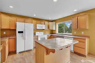 728 95th Ct SE, Everett, WA 98208 - Photo 8