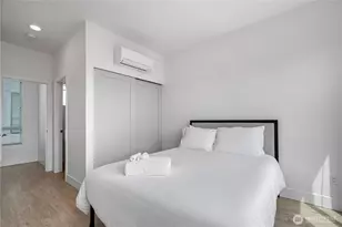 1300 E Remington Ct, Seattle, WA 98122 - Photo 16