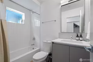 1300 E Remington Ct, Seattle, WA 98122 - Photo 22