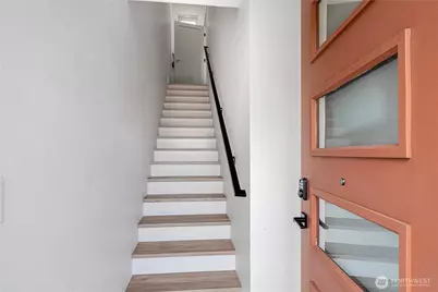 1300 E Remington Court #B, Seattle, WA 98122 - Photo 4