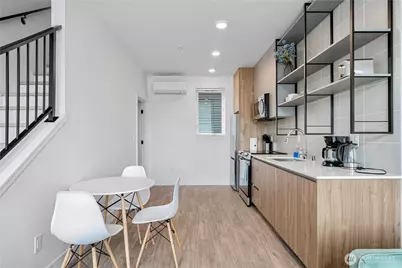 1300 E Remington Court #B, Seattle, WA 98122 - Photo 6