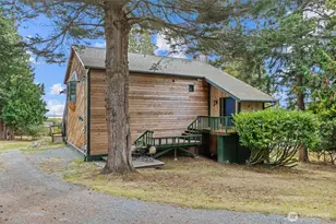 651 W Olympic View Dr, Coupeville, WA 98239 - Photo 2