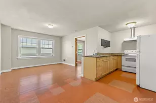 314 W 1st St, Port Angeles, WA 98362 - Photo 6