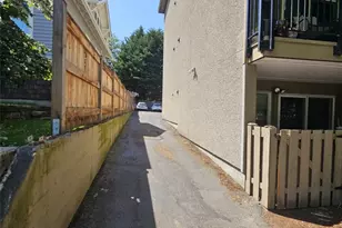 4051 Gilman Ave W, Seattle, WA 98199 - Photo 16