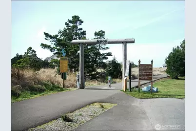 210 26th Street NW #106, Long Beach, WA 98361 - Photo 8