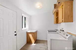 8502 208th Ave Ct E, Bonney Lake, WA 98391 - Photo 18