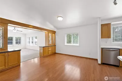 8502 208th Avenue Ct E, Bonney Lake, WA 98391 - Photo 10