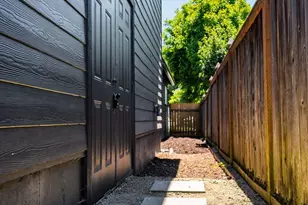 1012 9th St, Bremerton, WA 98337 - Photo 4