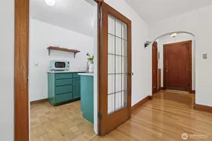 408 Bellevue Ave E, Seattle, WA 98102 - Photo 10