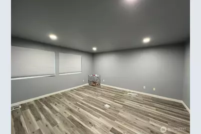 9525 S 221st Place, Kent, WA 98031 - Photo 8