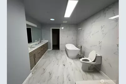 9525 S 221st Place, Kent, WA 98031 - Photo 10