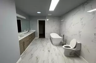 9525 S 221st Pl, Kent, WA 98031 - Photo 10