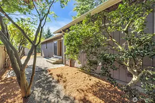 1229 SW 146th St, Seahurst, WA 98166 - Photo 32