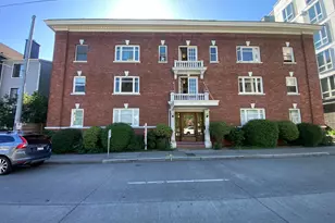 4725 15th Ave NE, Seattle, WA 98105 - Photo 2