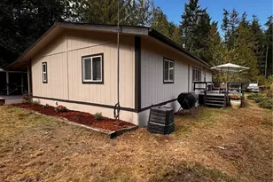 230 Meadowood Dr W, Seabeck, WA 98380 - Photo 4