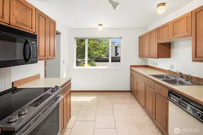 1312 S Massachusetts Street #202, Seattle, WA 98144 - Photo 6