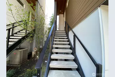 213 4th Court S, Kirkland, WA 98033 - Photo 4